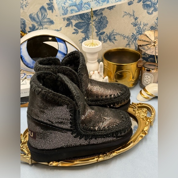 🆕 MOU 🧿 NWOT WOB Metallic Stingray Embossed Black Eskimo 18 Boot, Sz EU 37 - Picture 8 of 13